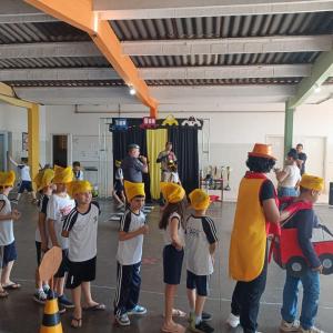 Imagem da notícia SEMANA NACIONAL DE TRÂNSITO: ESTUDANTES DA EMEF LAUDELINO DE ABREU DÃO SHOW DE CIDADANIA!