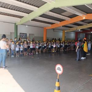 Imagem da notícia SEMANA NACIONAL DE TRÂNSITO: ESTUDANTES DA EMEF LAUDELINO DE ABREU DÃO SHOW DE CIDADANIA!