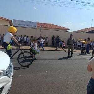 Imagem da notícia SEMANA NACIONAL DE TRÂNSITO: ESTUDANTES DA EMEF LAUDELINO DE ABREU DÃO SHOW DE CIDADANIA!