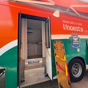 Imagem da notícia PREFEITURA RECEBE UNIDADE MÓVEL DE SAÚDE