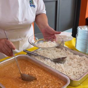 Imagem da notícia PREFEITURA SERVE MERENDA ESPECIAL EM COMEMORAÇÃO AO 'DIA DAS CRIANÇAS'