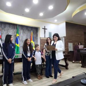 Imagem da notícia PRÊMIO “ALUNO NOTA 10”: ESTUDANTES DA REDE PÚBLICA DE ENSINO EM DESTAQUE