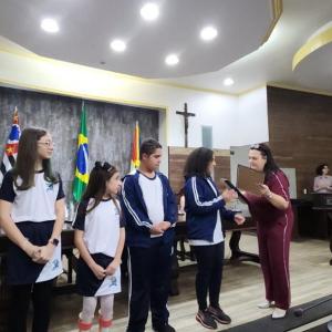 Imagem da notícia PRÊMIO “ALUNO NOTA 10”: ESTUDANTES DA REDE PÚBLICA DE ENSINO EM DESTAQUE