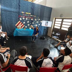 Imagem da notícia EMEF EIDMAR SANCINETTI MOMESSO RECEBE A VISITA ILUSTRE DE VINA FERREIRA