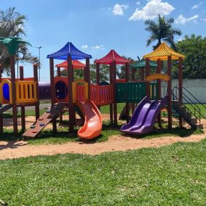 Imagem da notícia PREFEITURA GARANTE DIVERSÃO COM PARQUINHOS EM DIVERSOS BAIRROS DA CIDADE