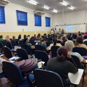 Imagem da notícia PROFISSIONAIS DA SAÚDE PASSAM POR CAPACITAÇÃO PARA MELHORAR ATENDIMENTO NOS BAIRROS