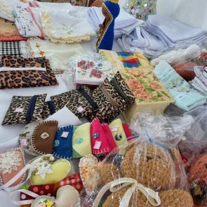 Imagem da notícia EXPOSIÇÃO DE ARTESANATO: CRIATIVIDADE E BELEZA EM CADA PEÇA