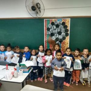 Imagem da notícia ESCOLAS DA REDE MUNICIPAL CELEBRAM A CONSCIÊNCIA NEGRA COM MUITO CARINHO E APRENDIZAGEM