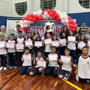 Imagem da notícia  ‘PROGRAMA BOMBEIRO NA ESCOLA’ FORMA ALUNOS DE MAIS OITO ESCOLAS