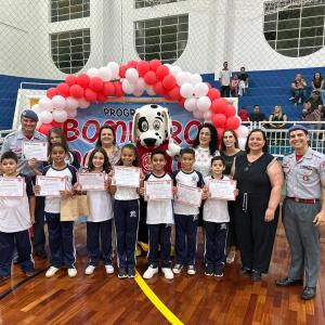 Imagem da notícia  ‘PROGRAMA BOMBEIRO NA ESCOLA’ FORMA ALUNOS DE MAIS OITO ESCOLAS