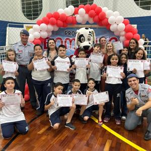 Imagem da notícia  ‘PROGRAMA BOMBEIRO NA ESCOLA’ FORMA ALUNOS DE MAIS OITO ESCOLAS