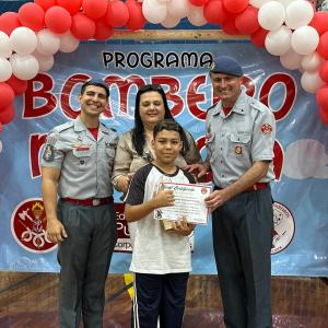 Imagem da notícia  ‘PROGRAMA BOMBEIRO NA ESCOLA’ FORMA ALUNOS DE MAIS OITO ESCOLAS