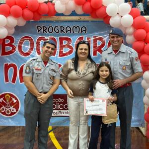Imagem da notícia  ‘PROGRAMA BOMBEIRO NA ESCOLA’ FORMA ALUNOS DE MAIS OITO ESCOLAS