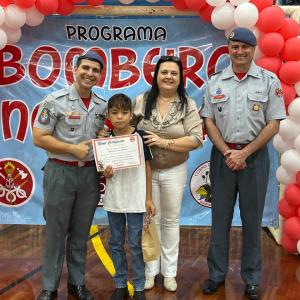 Imagem da notícia  ‘PROGRAMA BOMBEIRO NA ESCOLA’ FORMA ALUNOS DE MAIS OITO ESCOLAS