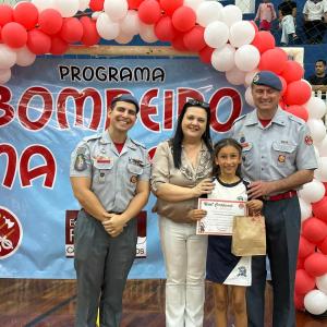 Imagem da notícia  ‘PROGRAMA BOMBEIRO NA ESCOLA’ FORMA ALUNOS DE MAIS OITO ESCOLAS