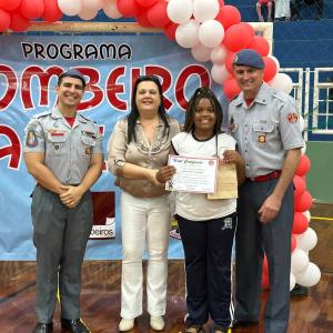 Imagem da notícia  ‘PROGRAMA BOMBEIRO NA ESCOLA’ FORMA ALUNOS DE MAIS OITO ESCOLAS