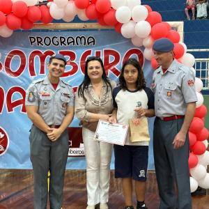 Imagem da notícia  ‘PROGRAMA BOMBEIRO NA ESCOLA’ FORMA ALUNOS DE MAIS OITO ESCOLAS