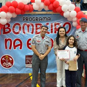 Imagem da notícia  ‘PROGRAMA BOMBEIRO NA ESCOLA’ FORMA ALUNOS DE MAIS OITO ESCOLAS