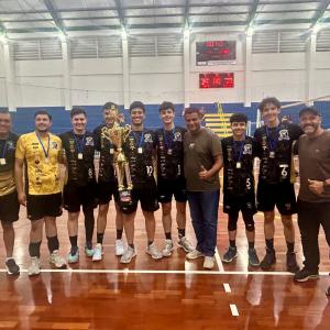 Imagem da notícia CAIÇARA FATURA O TÍTULO DO CAMPEONATO JAUENSE DE VOLEIBOL MASCULINO