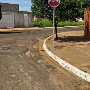 Imagem da notícia POTUNDUVA: PREFEITURA COMEÇA IMPLANTAÇÃO DE SINALIZAÇÃO VERTICAL NO RESIDENCIAL PEDRO JULIAN