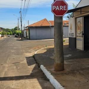 Imagem da notícia POTUNDUVA: PREFEITURA COMEÇA IMPLANTAÇÃO DE SINALIZAÇÃO VERTICAL NO RESIDENCIAL PEDRO JULIAN