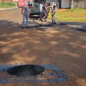 Imagem da notícia  POTUNDUVA RECEBE OPERAÇÃO TAPA-BURACO NOS PONTOS MAIS CRÍTICOS