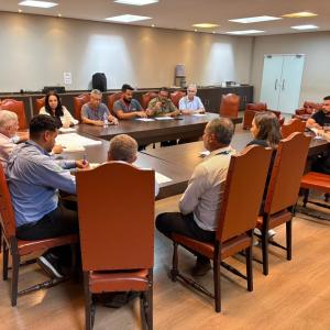 Imagem da notícia PREFEITURA, CPFL E OPERADORAS DISCUTEM AÇÕES PARA REMOÇÃO DE FIOS SOLTOS