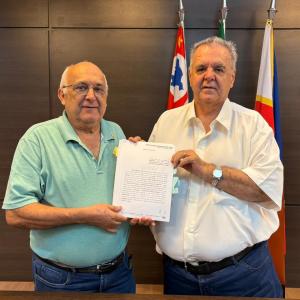 Imagem da notícia PREFEITURA E APAE ASSINAM CONVÊNIO PARA AMPLIAR ATENDIMENTOS A PESSOAS COM DEFICIÊNCIA E TEA