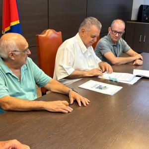 Imagem da notícia PREFEITURA E APAE ASSINAM CONVÊNIO PARA AMPLIAR ATENDIMENTOS A PESSOAS COM DEFICIÊNCIA E TEA