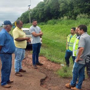Imagem da notícia PREFEITURA DÁ ANDAMENTO A SERVIÇOS DE MANUTENÇÃO DE ESTRADAS RURAIS