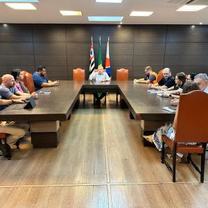 Imagem da notícia REUNIÃO DISCUTE MEDIDAS DE CONTROLE DE BARATAS E ESCORPIÕES