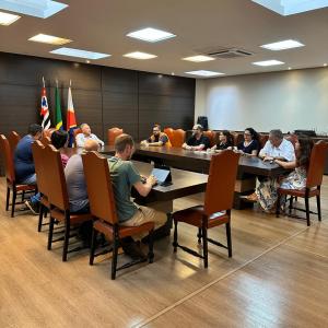 Imagem da notícia REUNIÃO DISCUTE MEDIDAS DE CONTROLE DE BARATAS E ESCORPIÕES