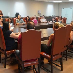 Imagem da notícia PREFEITURA PREMIA ALUNAS VENCEDORAS DO CONCURSO DE DESENHO DO CARNÊ DO IPTU