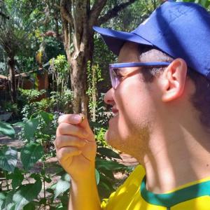 Imagem da notícia ALUNOS DA ESCOLA DO AUTISTA VISITAM O HORTO MUNICIPAL