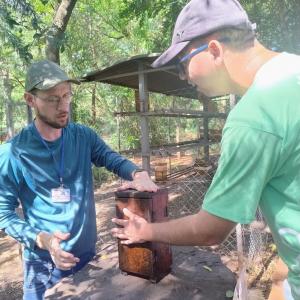 Imagem da notícia ALUNOS DA ESCOLA DO AUTISTA VISITAM O HORTO MUNICIPAL