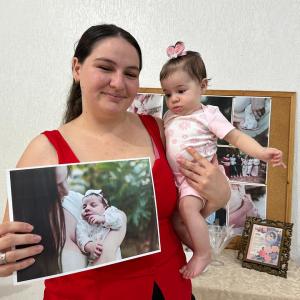 Imagem da notícia MAMÃES E SEUS BEBÊS BRILHAM EM ENTREGA DE ENSAIO FOTOGRÁFICO