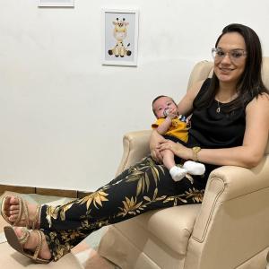 Imagem da notícia MAMÃES E SEUS BEBÊS BRILHAM EM ENTREGA DE ENSAIO FOTOGRÁFICO