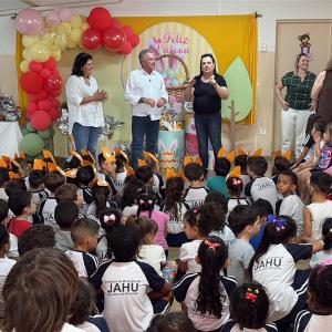 Imagem da notícia PREFEITURA DISTRIBUI OVOS DE PÁSCOA NAS ESCOLAS E CRECHES MUNICIPAIS