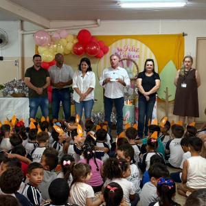 Imagem da notícia PREFEITURA DISTRIBUI OVOS DE PÁSCOA NAS ESCOLAS E CRECHES MUNICIPAIS