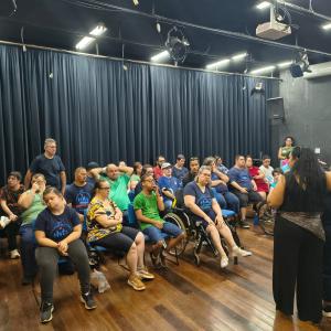 Imagem da notícia COELHINHO SEGUE PASSEANDO POR NOSSA CIDADE!