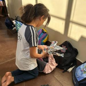 Imagem da notícia COELHINHO SEGUE PASSEANDO POR NOSSA CIDADE!