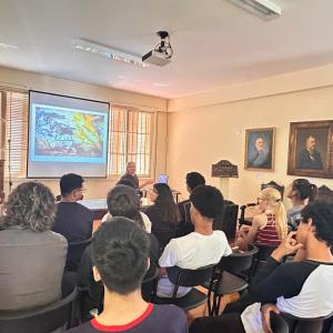 Imagem da notícia ESTUDANTES DA ÁLVARO FRAGA PARTICIPAM DE OFICINA PARA CONTAR HISTÓRIAS EM VÍDEO