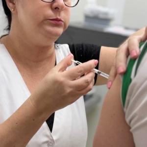 Imagem da notícia VACINAÇÃO CONTRA A GRIPE SEGUE EM JAHU PARA GRUPOS PRIORITÁRIOS!