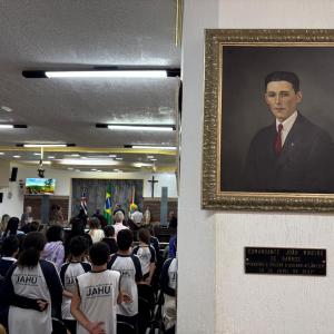 Imagem da notícia ALUNOS DA REDE MUNICIPAL RECEBEM O PRÊMIO 'JOÃO RIBEIRO DE BARROS'