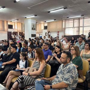 Imagem da notícia ALUNOS DA REDE MUNICIPAL RECEBEM O PRÊMIO 'JOÃO RIBEIRO DE BARROS'