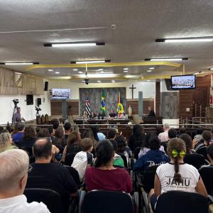 Imagem da notícia ALUNOS DA REDE MUNICIPAL RECEBEM O PRÊMIO 'JOÃO RIBEIRO DE BARROS'