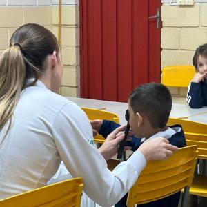 Imagem da notícia ÓCULOS NA ESCOLA: TRIAGENS SÃO REALIZADAS EM MAIS UMA UNIDADE ESCOLAR