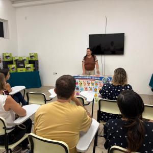 Imagem da notícia PREFEITURA COMPRA NOVOS MATERIAIS E EQUIPAMENTOS PARA ENSINO DE INGLÊS NAS ESCOLAS