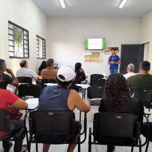 Imagem da notícia PRODUTORES RURAIS RECEBEM ORIENTAÇÕES SOBRE LINHAS DE CRÉDITO E INVESTIMENTOS