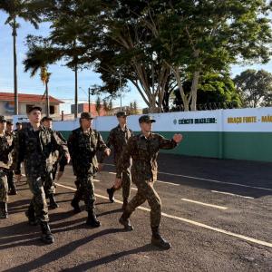 Imagem da notícia PREFEITURA PARTICIPA DE EVENTO ORGANIZADO PELO TIRO DE GUERRA EM HOMENAGEM AO 'DIA DAS MÃES'